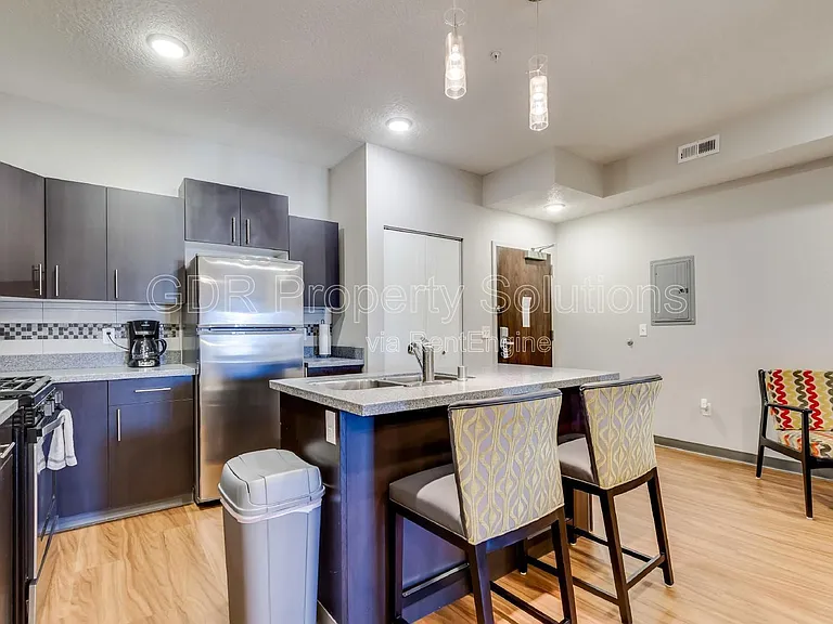 950 4th St NW #203 — Photo 8