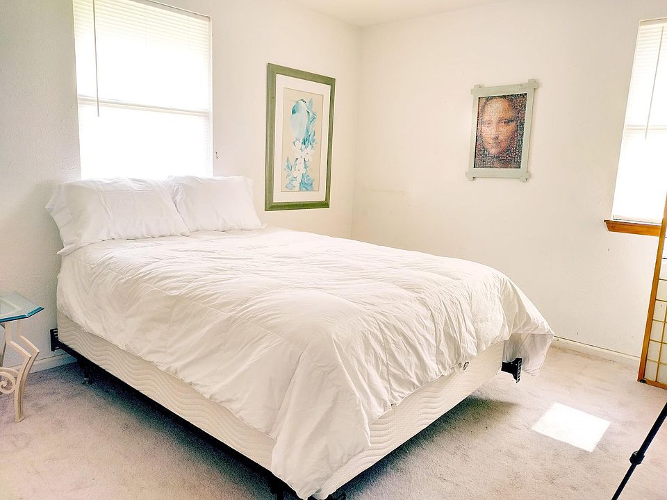 1st image of 24230 Rodas Dr