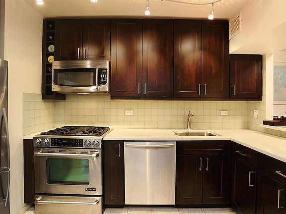 2nd image of 400 E 70th St APT 203