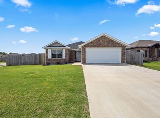 401 Grove Ln, Bentonville, AR 72713