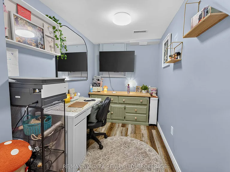 12 Wallace St #BASEMENT — Photo 20