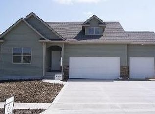 1005 NW Reinhart Dr, Ankeny, IA 50023