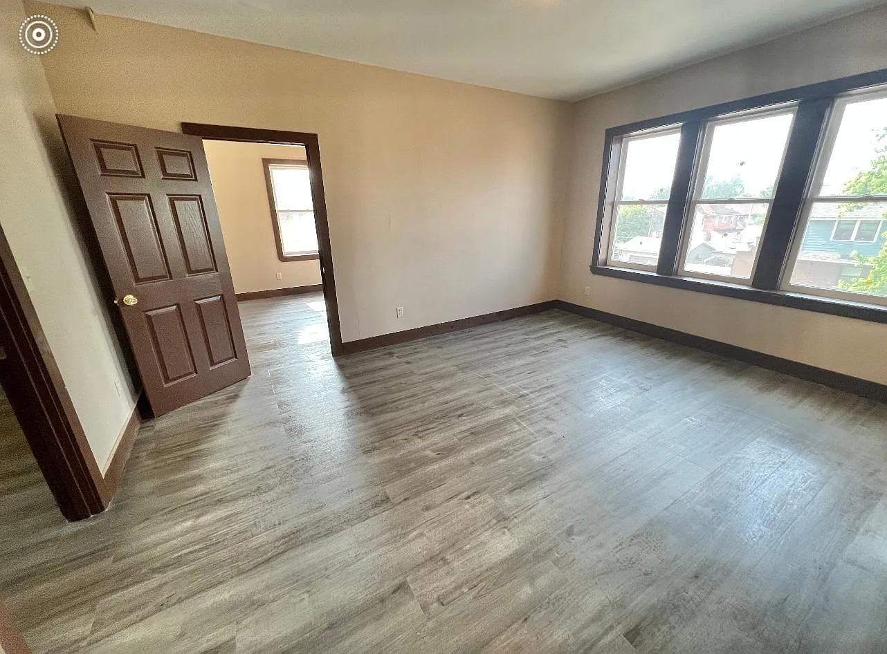 2 bed, 1250 sqft, $895 — Photo 1