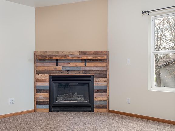 5th image of 323 White Oak Ave