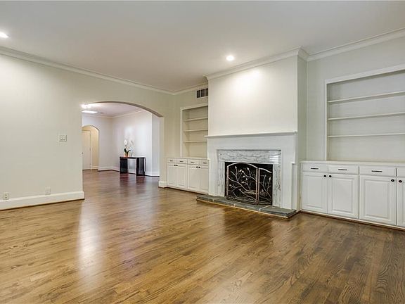 5th image of 5104 Royal Crest Dr