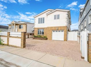 80 Suffolk Rd, Island Park, NY 11558