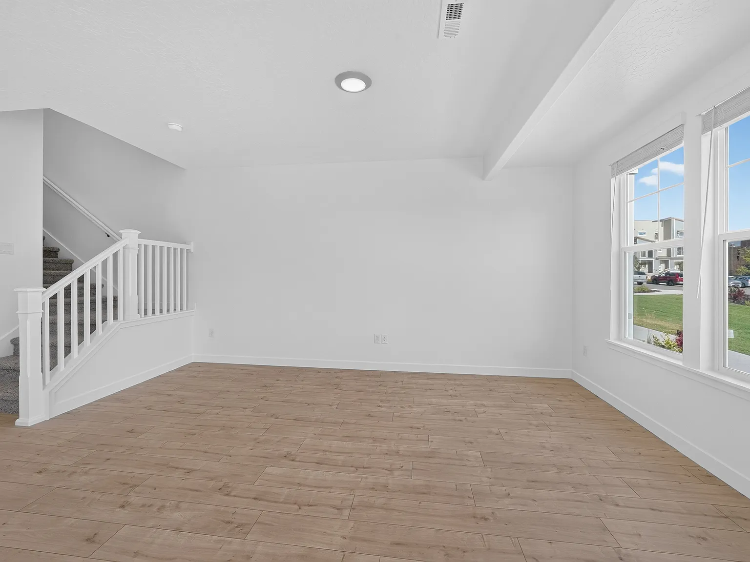 4 bed, 2.5 bath, 1856 sqft, $2,549 — Photo 4