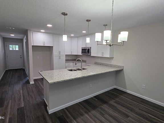 4th image of 7050 DUNN Avenue