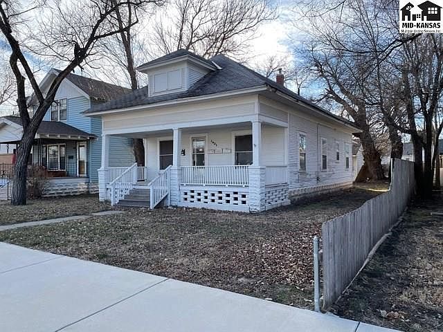 2nd image of 1421 N Main St