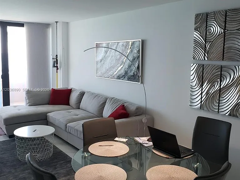 2555 Collins Ave #2207 — Photo 8