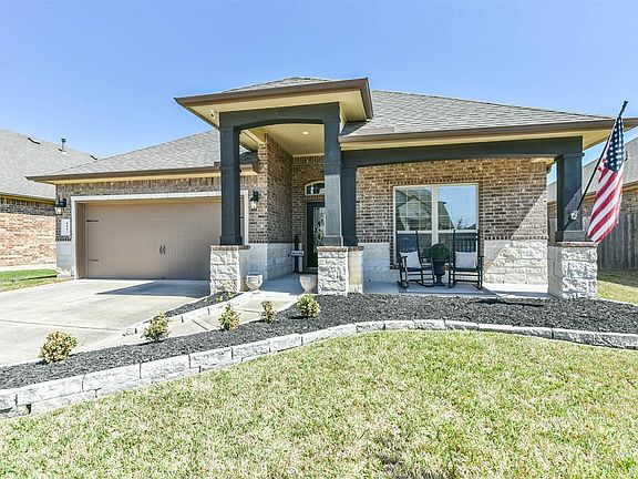 3rd image of 1817 Long Oak Dr