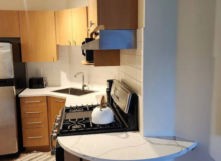 9339 University Cres #7 — Photo 5