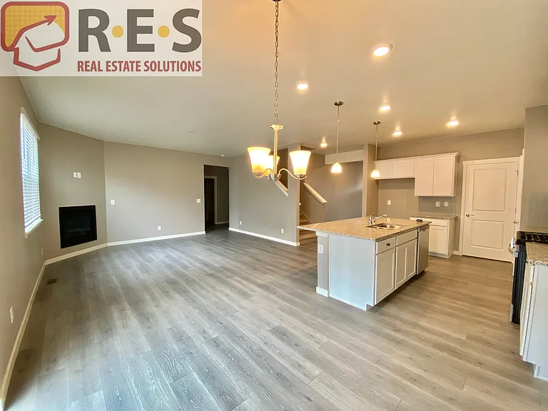 5070 Janga Dr — Photo 4