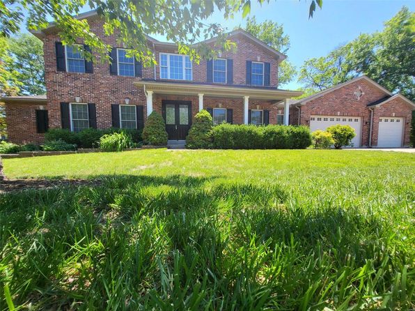 1 Crabapple Ct, Saint Louis, MO 63132