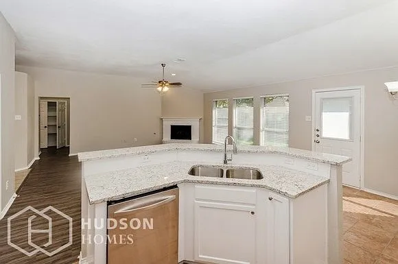 628 Saint Eric Dr — Photo 11