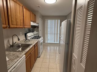 5604 Bloomfield Dr APT 2, Alexandria, VA 22312