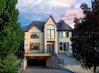 111 Hillview Rd, Aurora, ON L4G2M6