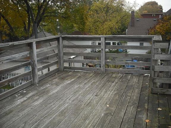 4th image of 847 Courtney St NW #2
