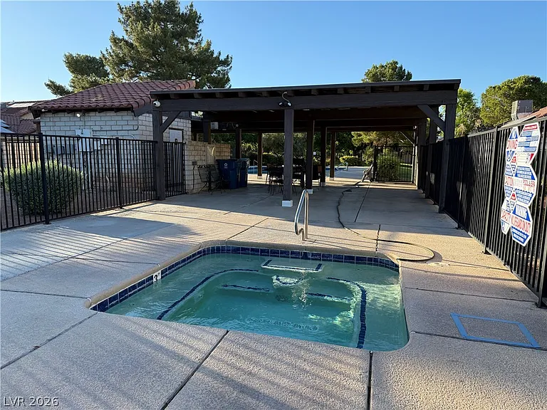 720 Sea Pines Ln — Photo 33