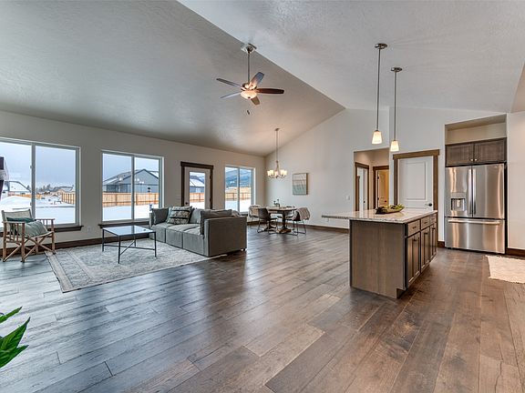 5th image of 217 Palomino Dr