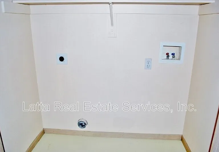 3210 SW Iron Creek Dr — Photo 13