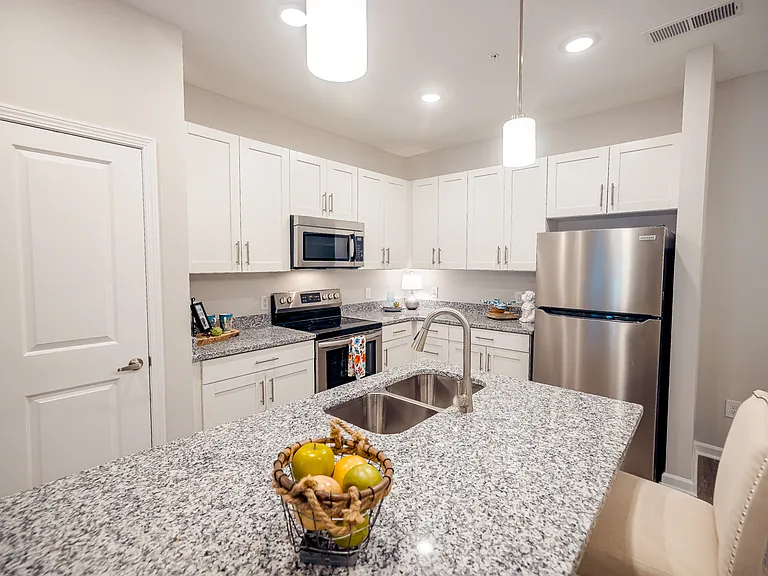 Grand Oaks Apartments — Photo 2