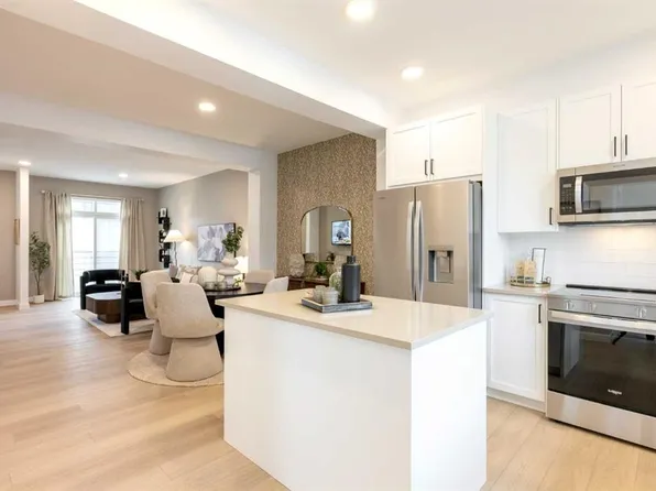107 NE Osprey Hill Point SW, Calgary, AB T3B 6S2