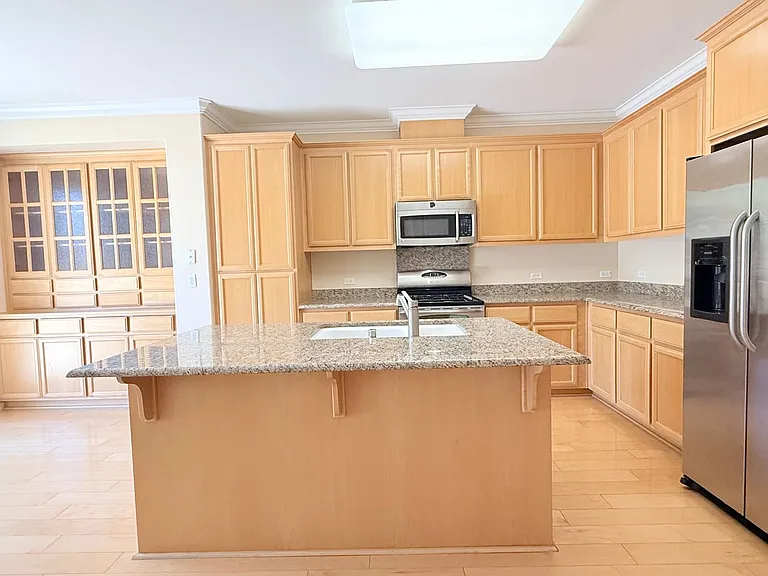 304 Karelian St — Photo 10