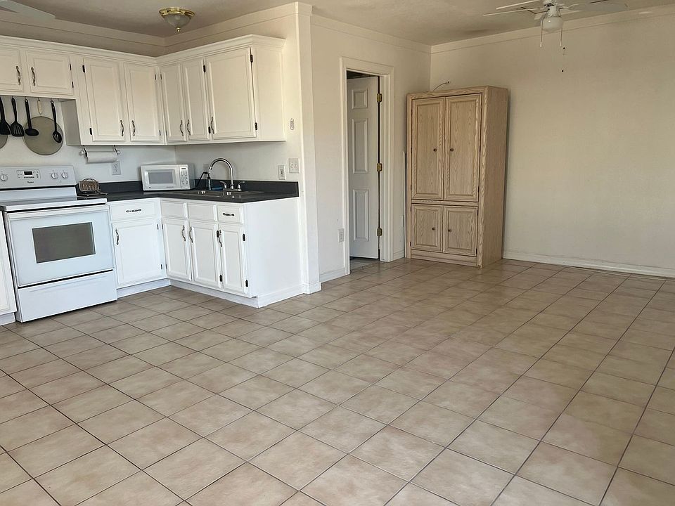 2nd image of 905 N Coolidge Ave