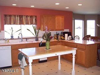 5th image of 2081 Roza Dr