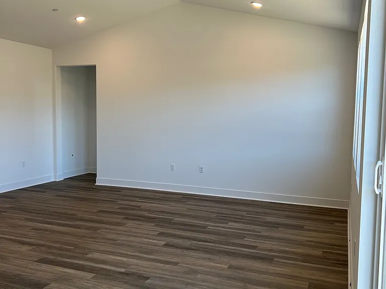 1840 Vincent Dr — Photo 24