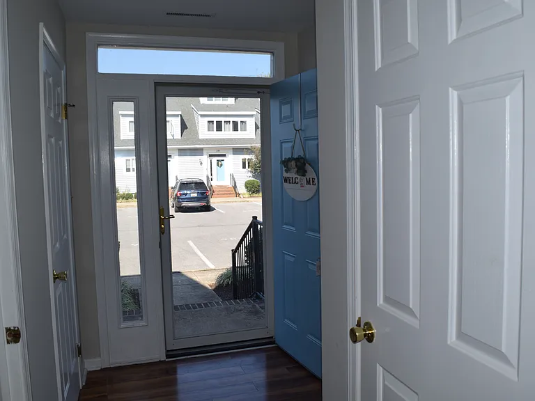 37 Henlopen Gdns #37 — Photo 4