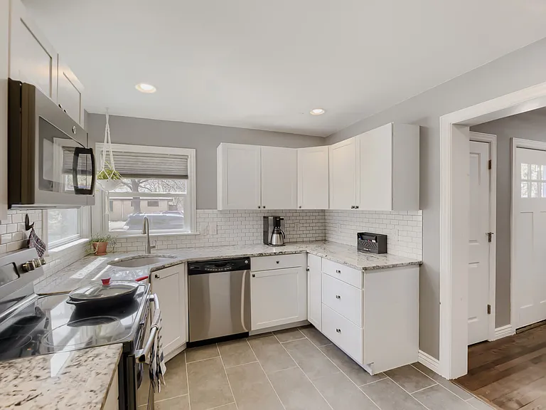 2216 Lima St — Photo 9