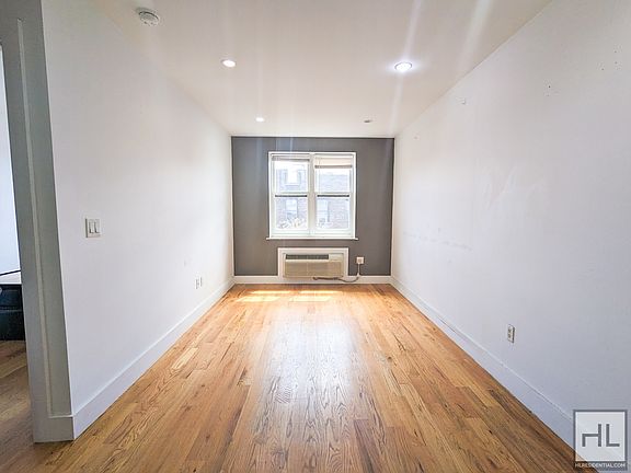 3rd image of 516 W 162nd St #3C