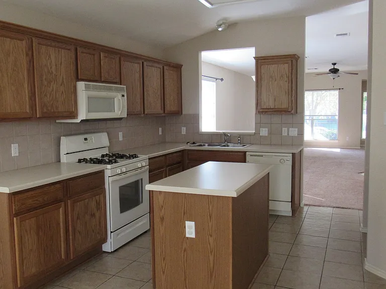 11124 Crazy Well Dr — Photo 5