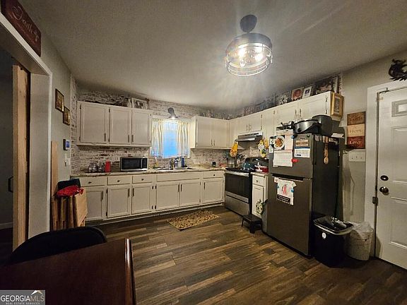 2nd image of 2124 Southern St NE