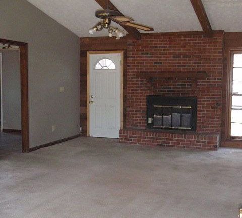 5th image of 17 S Brookside Dr