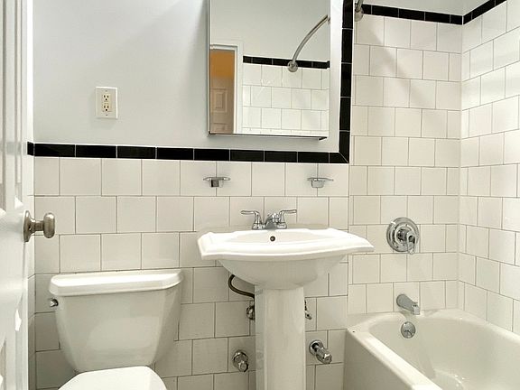 5th image of 303 E 90th St APT G
