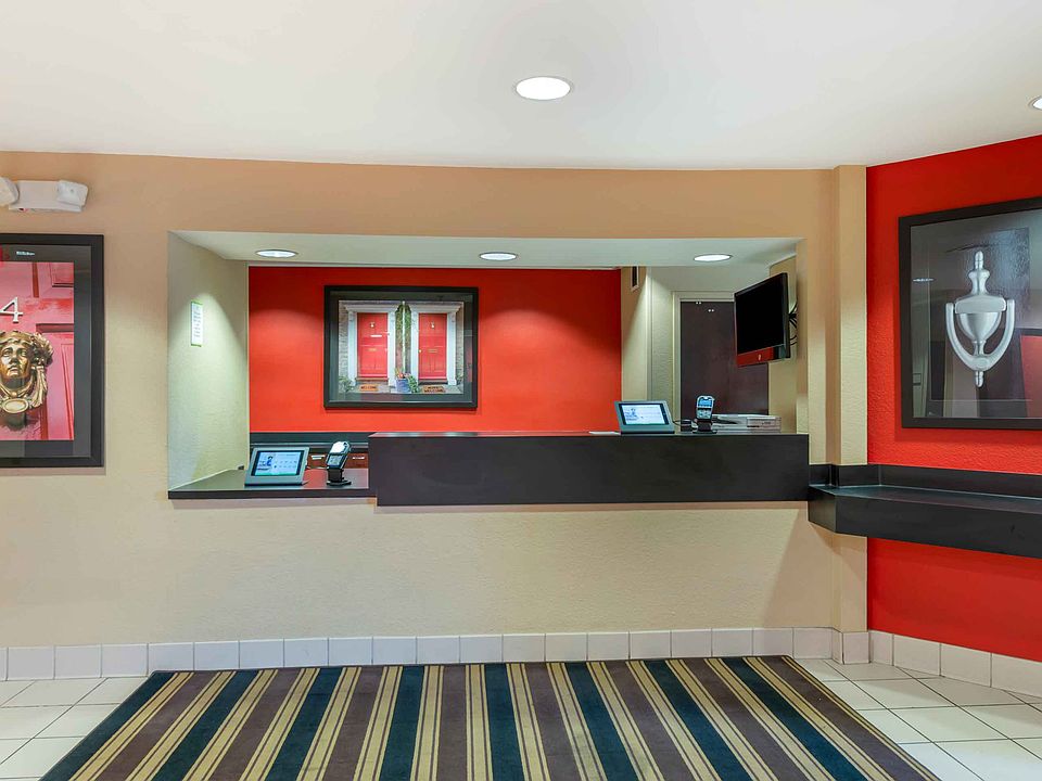 Lobby and Guest Check-in