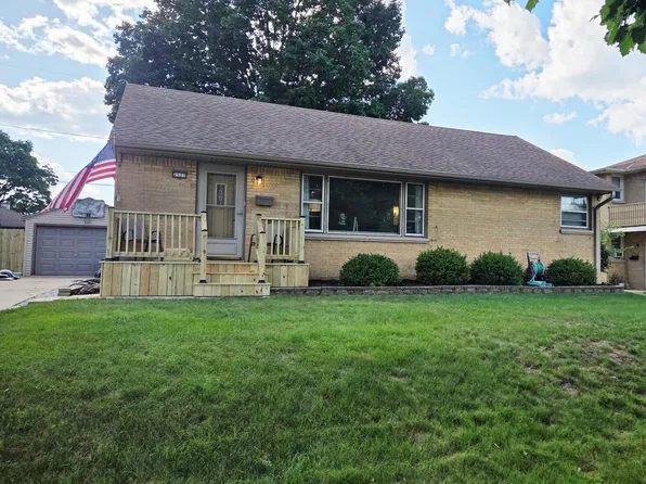 2527 S 82nd STREET, West Allis, WI 53219