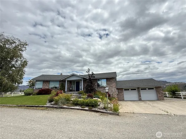32 Red Apple Drive, Omak, WA 98841