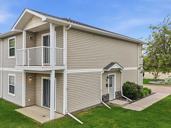 2nd image of 20 E Jacobs Close #35-RED