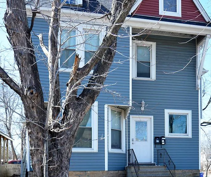 877 Snelling Ave N #2 — Photo 1