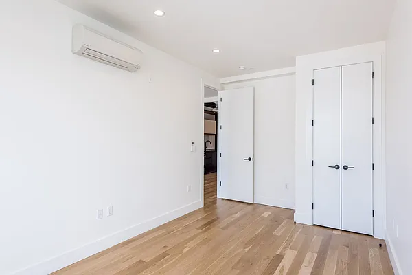 Rented by Nooklyn NYC LLC | media 39