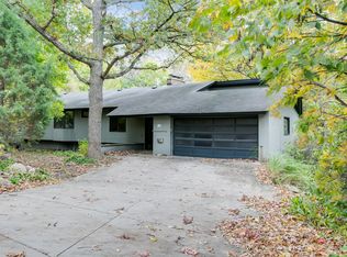 1504 Tyrol Trl, Golden Valley, MN 55416