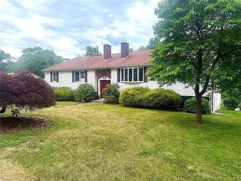 35 Brookdale St — Photo 2