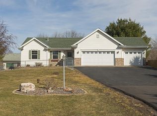 30733 Wallmark Lake Dr, Chisago City, MN 55013