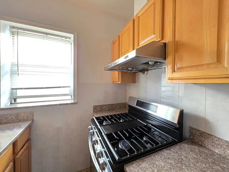 1855 74th St #2RR — Photo 3