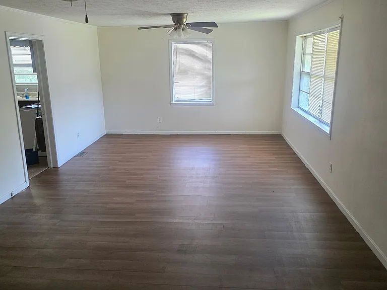 1210 Hoke St — Photo 8