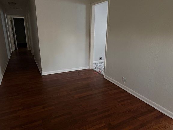 4th image of 925 W Morton St